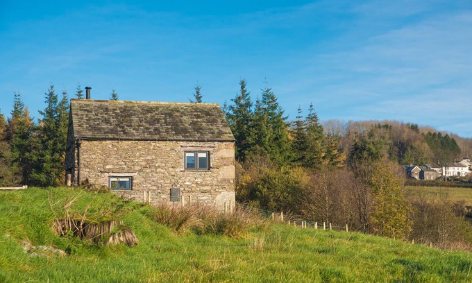 Penrith Cottage | THE HIDDEN PLACE, romantic, with open fire in Pooley Bridge
