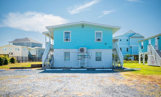 Yaupon Beach Condo | The Hideaway: Dog-friendly Unit in Multiplex Close to Public Beach Access