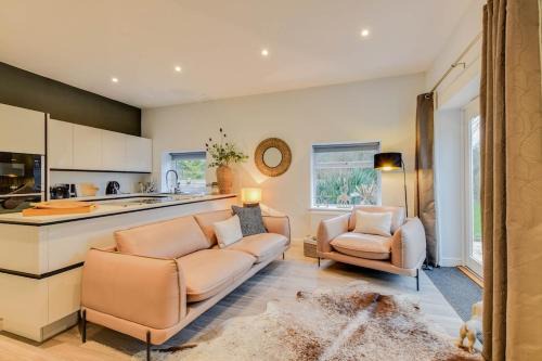 Malmesbury Apartment | The Hideaway @ Flagham Cottage.
