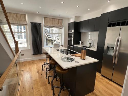 Wadsworth Apartment | The Hideaway