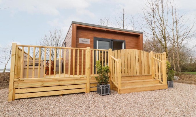 Fence House | The Hideaway Pod