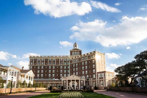 Northeast Virginia Beach Hotel | The Historic Cavalier Hotel and Beach Club Autograph Collection
