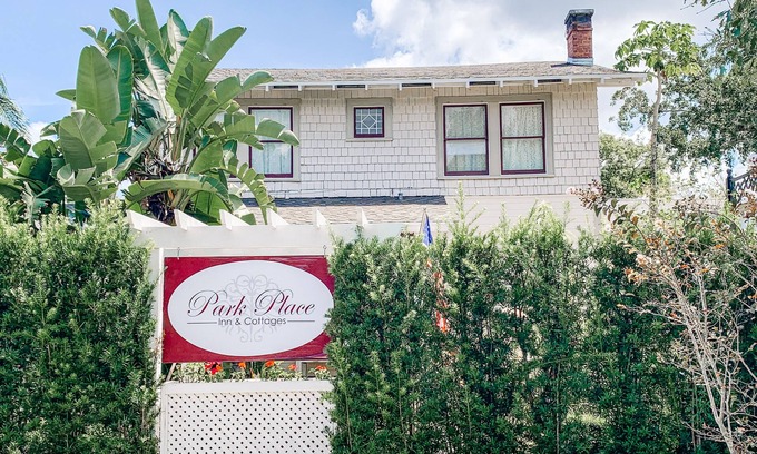 Sanford Apartment | The Historic Craftsman (1st Floor)@Park Place Inn