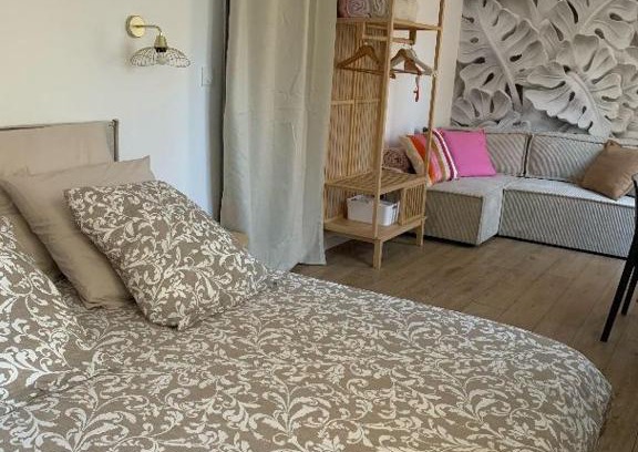 Les Accates House | The home Privacy