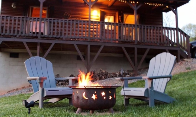 Black Mountain Cabin | The Hoot Owl - New Cabin in Black Mountain w/views & discount Biltmore tickets!