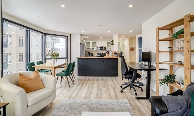 Hull Condo | The Hour Glass | No Service Fees | Gatineau Park