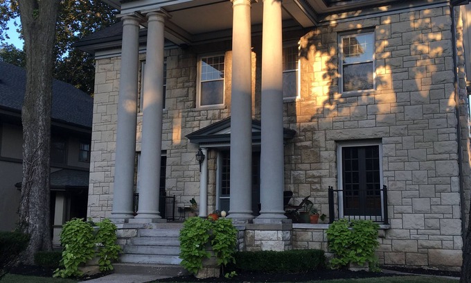 Central Hyde Park House | The Hyde Park Mansion