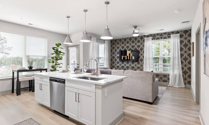 East Raleigh Apartment | The Icon 5 Min From Downtown