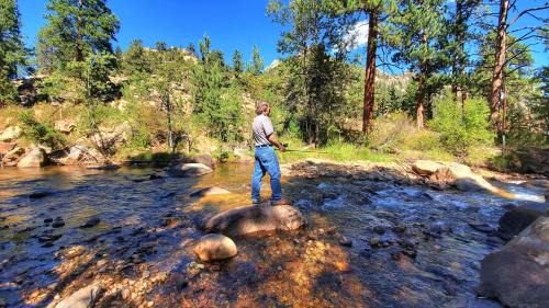 Estes Park Hotel | The Inn on Fall River & Fall River Cabins