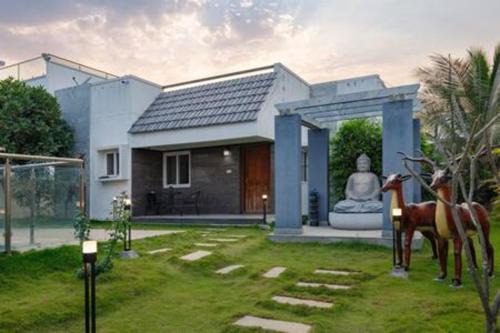Hosur Villa | The JhilMil Paradise 6 BHK Villa 3 Pvt Pool Pvt lawn