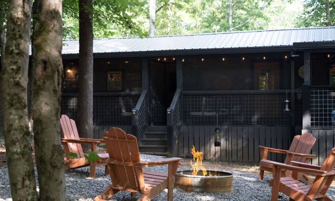 Blairsville Cabin | The Kickstand @ Copperhead Lodge with Hot Tub