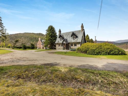 Ballater House | The Knock