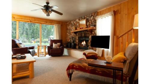 Red River House | The Knotty Pine