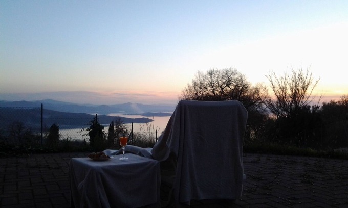 Passignano sul Trasimeno House | THE LAKE IN THE HEART