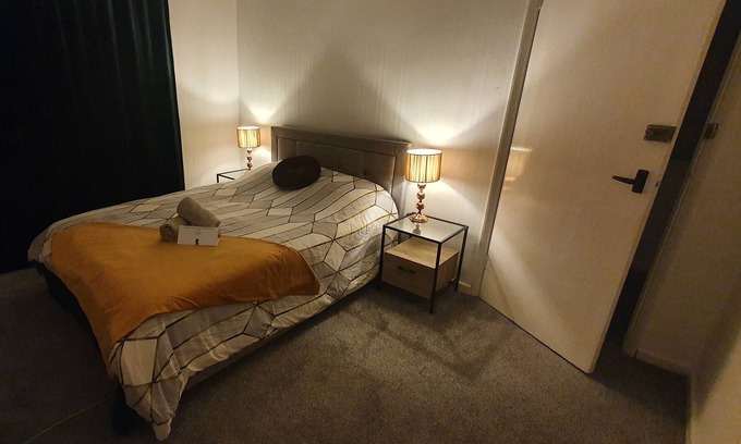 Leicester Villa | The La Deux