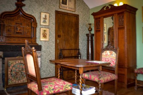 Dalbeattie Bed & Breakfast | The Lady Maxwell Room at Buittle Castle