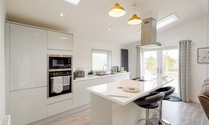 Carnforth Ski Chalet | The Lake House is a beautiful 2 bedroom lodge with contemporary styling throughout.