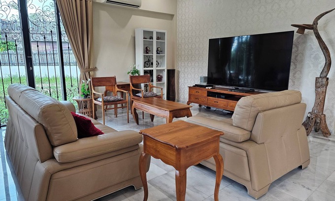 Tanjung Bungah Apartment | The Landmark by The Only Bnb