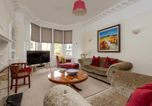 Marchmont Apartment | The Lauderdale Street Residence