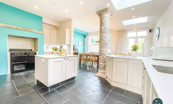 Radipole House | The Laurels - Stylish home, family friendly