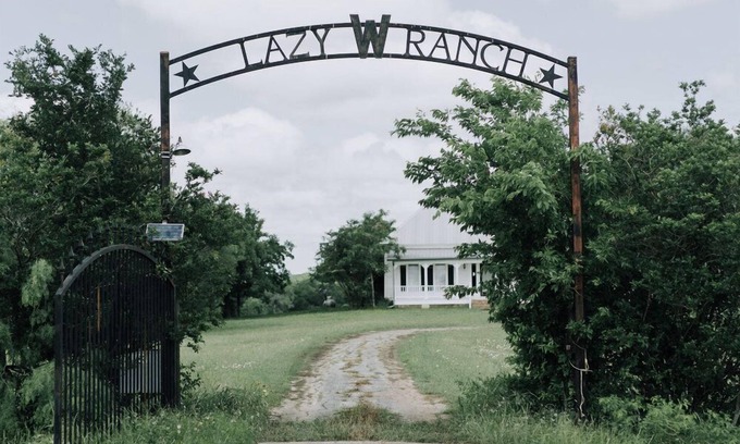 Cedar Creek House | The Lazy W Ranch House