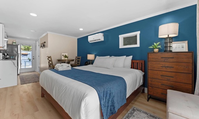 Mount Dora Apartment | The Lily ★ 1 Gig Wi-Fi ★ Minutes to Everything!