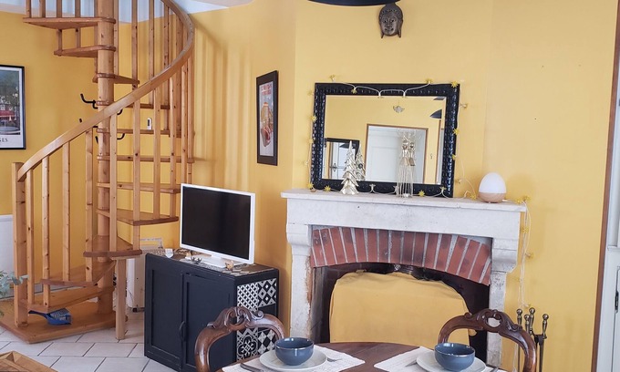 Sancerre House | The little blue house