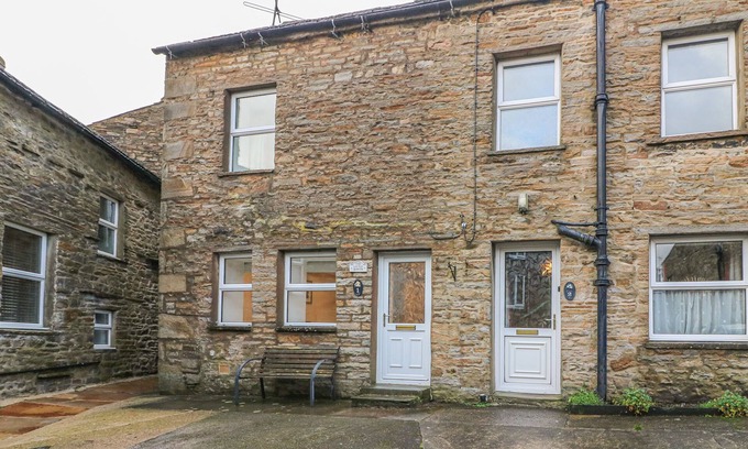 Hawes Cottage | THE LITTLE BOWER, pet friendly, character holiday cottage in Hawes
