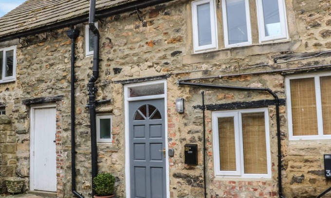 Barnard Castle Apartment | THE LITTLE FLAT, pet friendly, with a garden in Barnard Castle