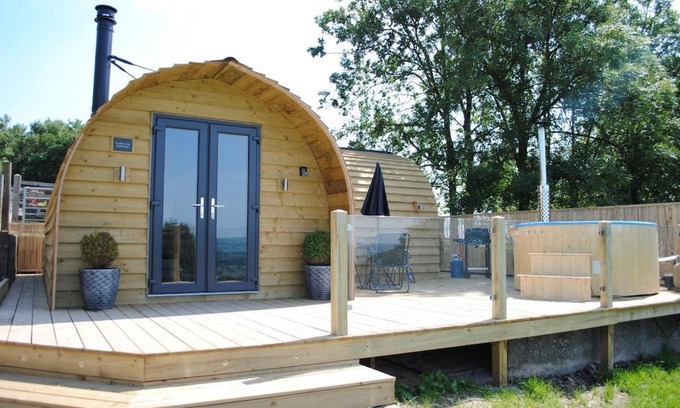 Leek House | The Lodge at Brambles Farm