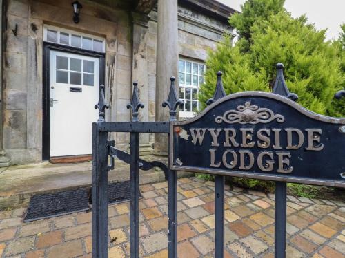 Lancaster House | The Lodge House