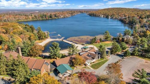 Lake Harmony Hotel | The Lodge Luxury Resort At Lake Harmony