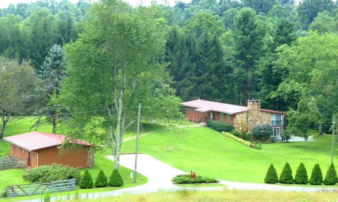 Meadows Of Dan House | The Lodge @ Mayberry on 18 Acres And A Lake/Pond on The Blue Ridge Parkway