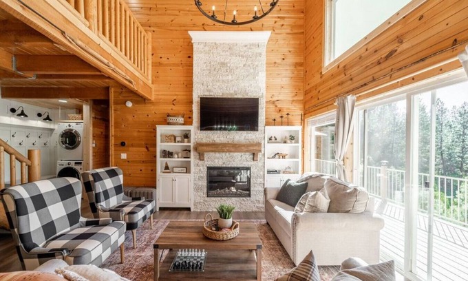 Cascade Apartment | The Lodge on Shore Drive.