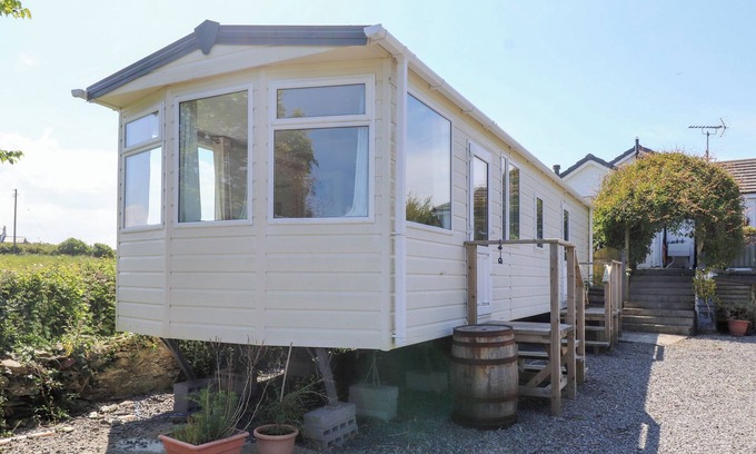 Amlwch Cottage | THE LODGE, pet friendly, country holiday cottage in Amlwch