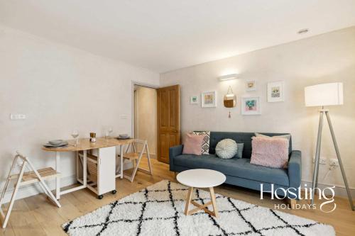 Henley Apartment | The Loft - 1 Bed Luxury Apartment with Bathtub