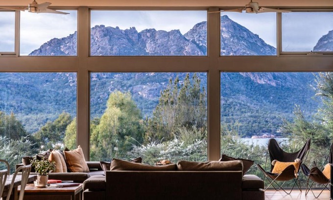 Coles Bay House | The Loft