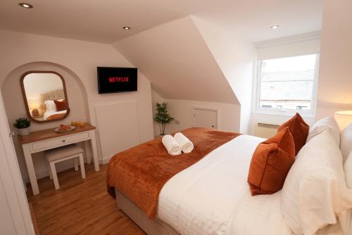 Mill Road Apartment | The Loft - KING BED, Central, Entire Apartment