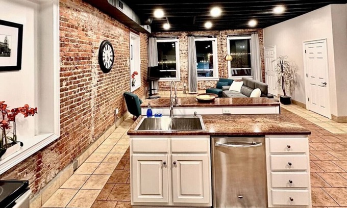 Gadsden Apartment | The Loft On Broad - Gadsden’s First Downtown Loft