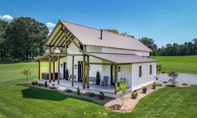 McGaheysville House | The Loft on Lawyer (NEW) FREE Mass Resort Rec Pass