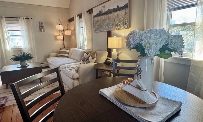 Woodstown Apartment | The Loft on West