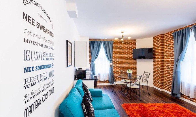 Newcastle-upon-Tyne Apartment | The Loft Penthoose at Honeypot House
