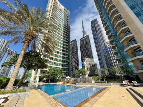 Downtown Dubai Apartment | The Lofts, Burj Khalifa View