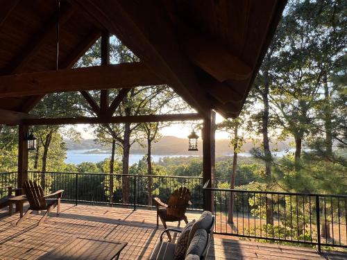 Park Hill House | The Lofty Cabin at Pettit Bay
