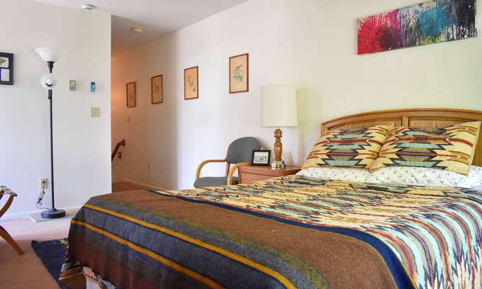 Bar Harbor Condo | The Loon Nest: Cozy 2 floor apartment in downtown Bar Harbor