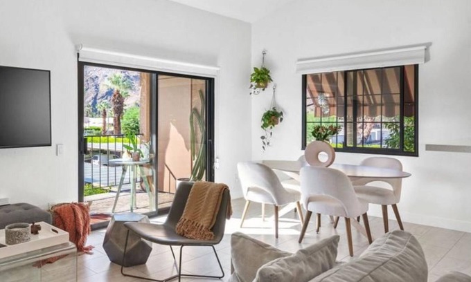 Old Las Palmas Condo | The Love of Palm Springs!