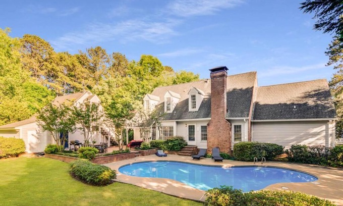 Conyers House | The Luxe 5BR ATL Oasis with private pool