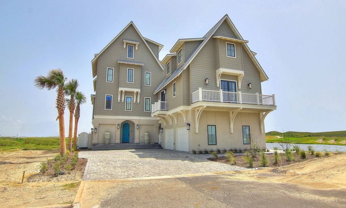 Port Aransas House | The Luxe Lookout - Private Pool & Breathtaking Beach Views
