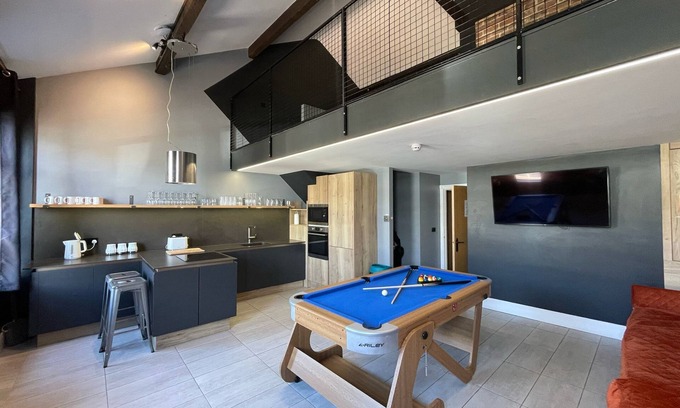 North Shore Apartment | The Luxury Penthouse by Sasco Apartments