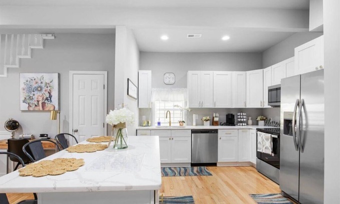 North Chesterfield House | The LuxuryOrange Door 3 Bdr Queen